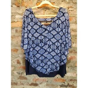 AGB Blouse Women's Plus Size 2X Navy V Neck Front and Back